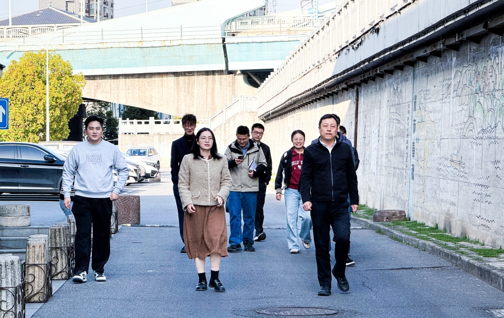 鏡湖區(qū)委常委、副區(qū)長(zhǎng)高偉來(lái)園調(diào)研指導(dǎo)工作